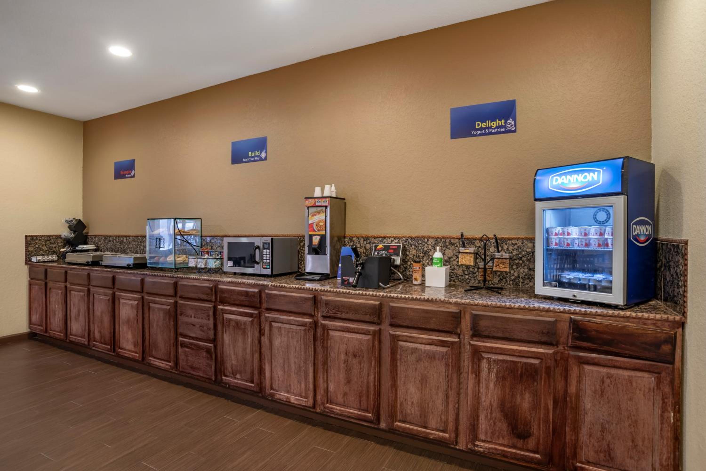 Troy Vacations - Best Western Troy Inn - Property Image 2