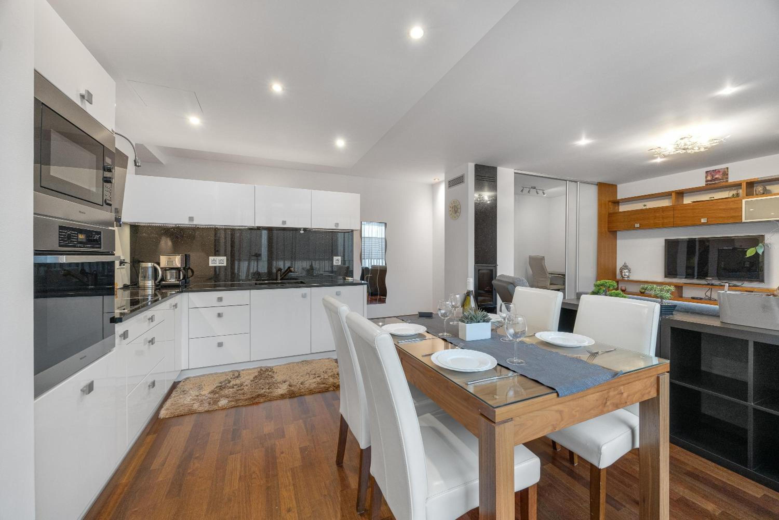 REVON Business apartment 48 Dunajska, Free Parking view 5