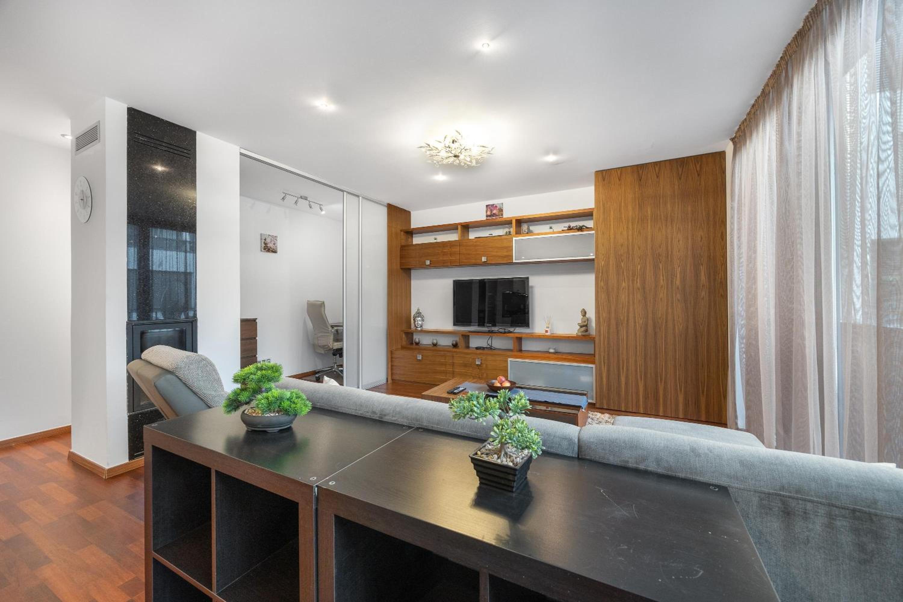 REVON Business apartment 48 Dunajska, Free Parking view 2