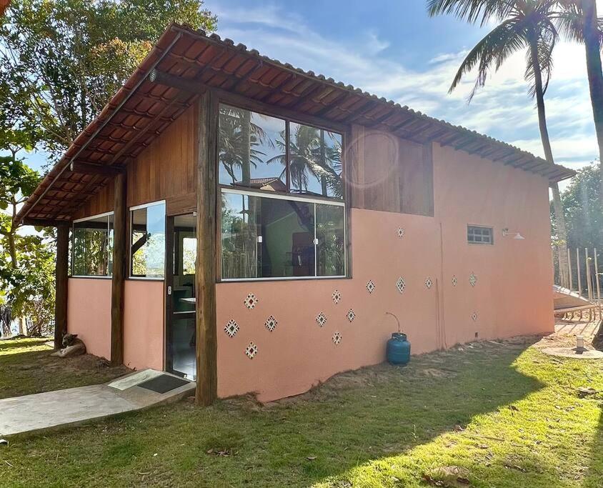 Studio Salmão, beira da água, área Gourmet - Mar Doce!