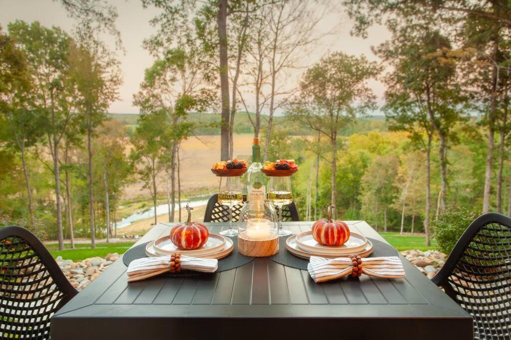 Coral Ridge on Indian Creek-A Couples Getaway