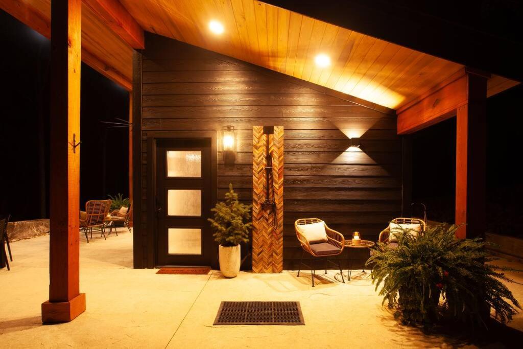 Coral Ridge on Indian Creek-A Couples Getaway