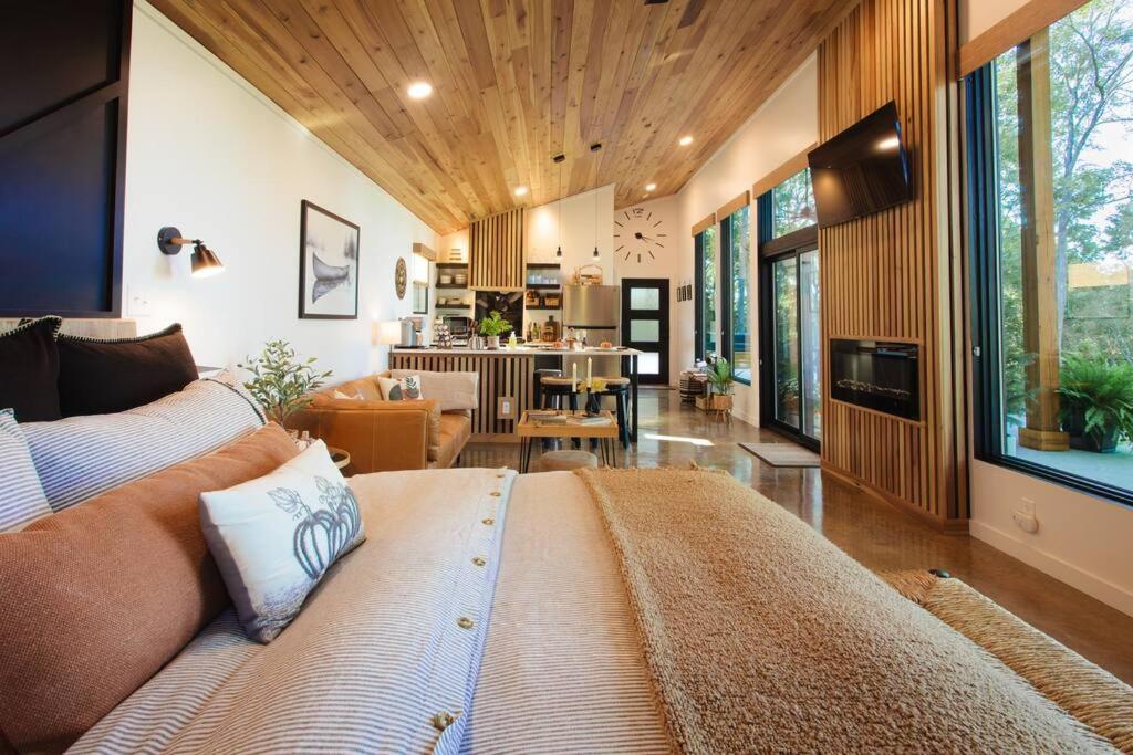 Coral Ridge on Indian Creek-A Couples Getaway
