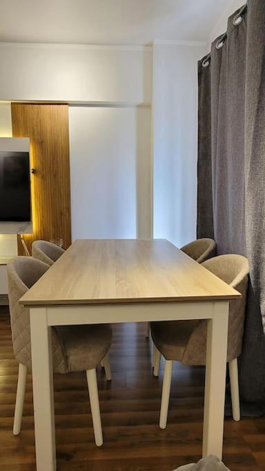 Rehab Fancy Apartment With Garden View - New Cairo