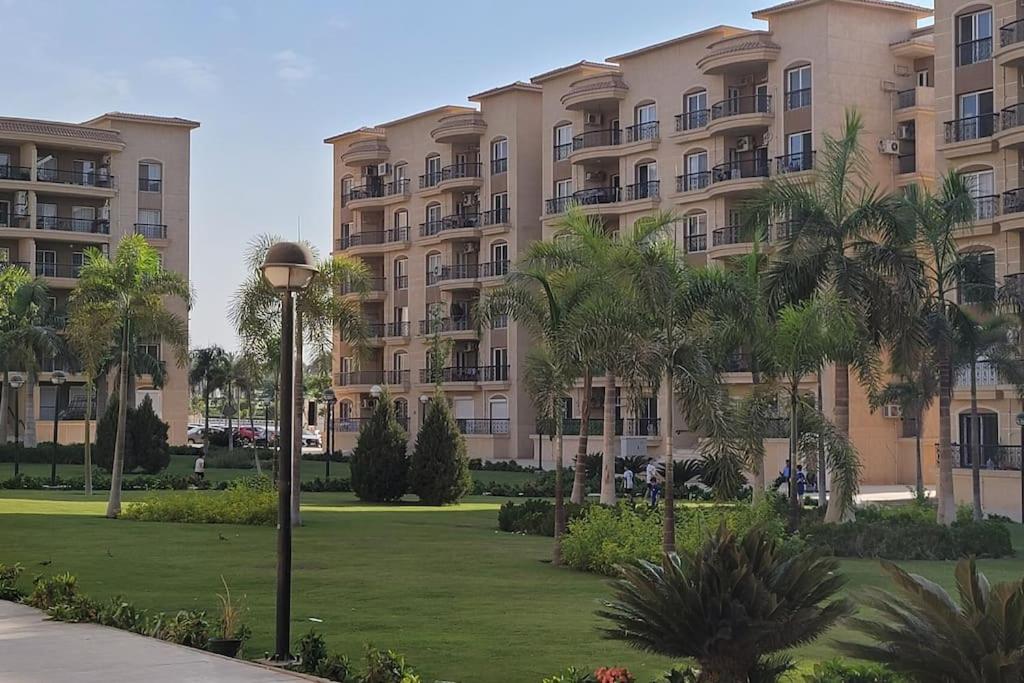 Rehab Fancy Apartment With Garden View - New Cairo
