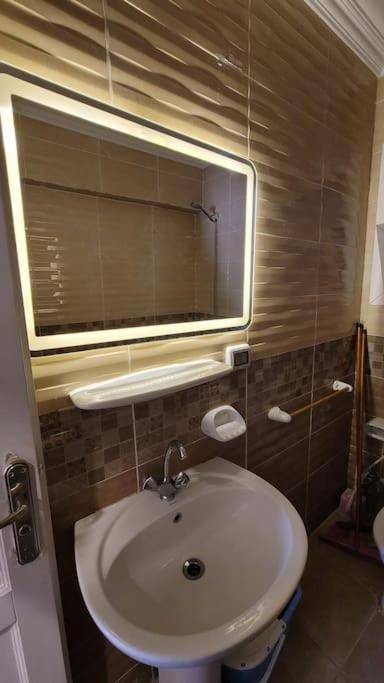 Rehab Fancy Apartment With Garden View - New Cairo