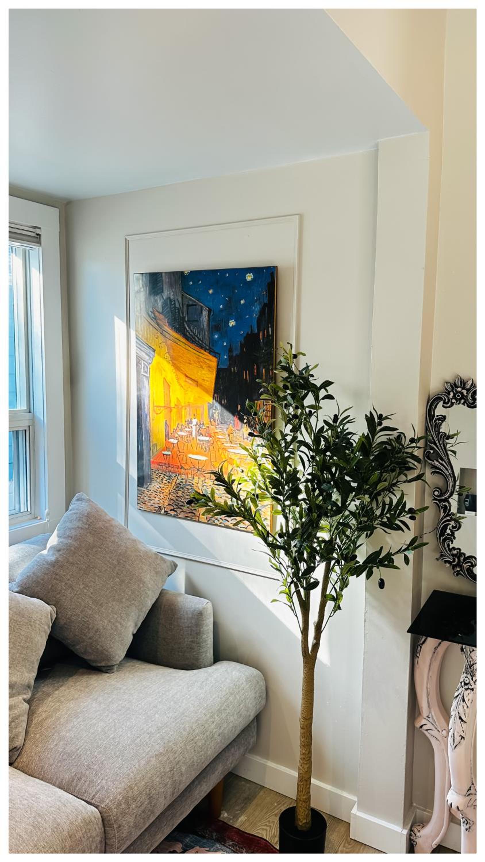 The Stays - Private Cozy 2BHR Apt on main floor
