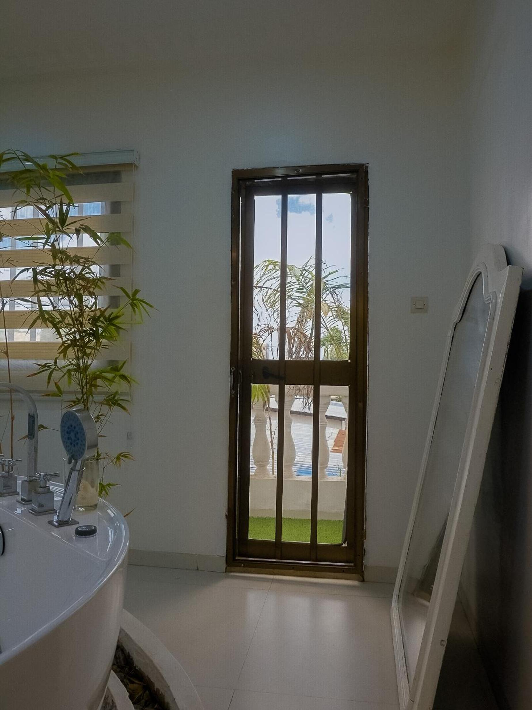 DIAH RESIDENCES - Totsi view 5