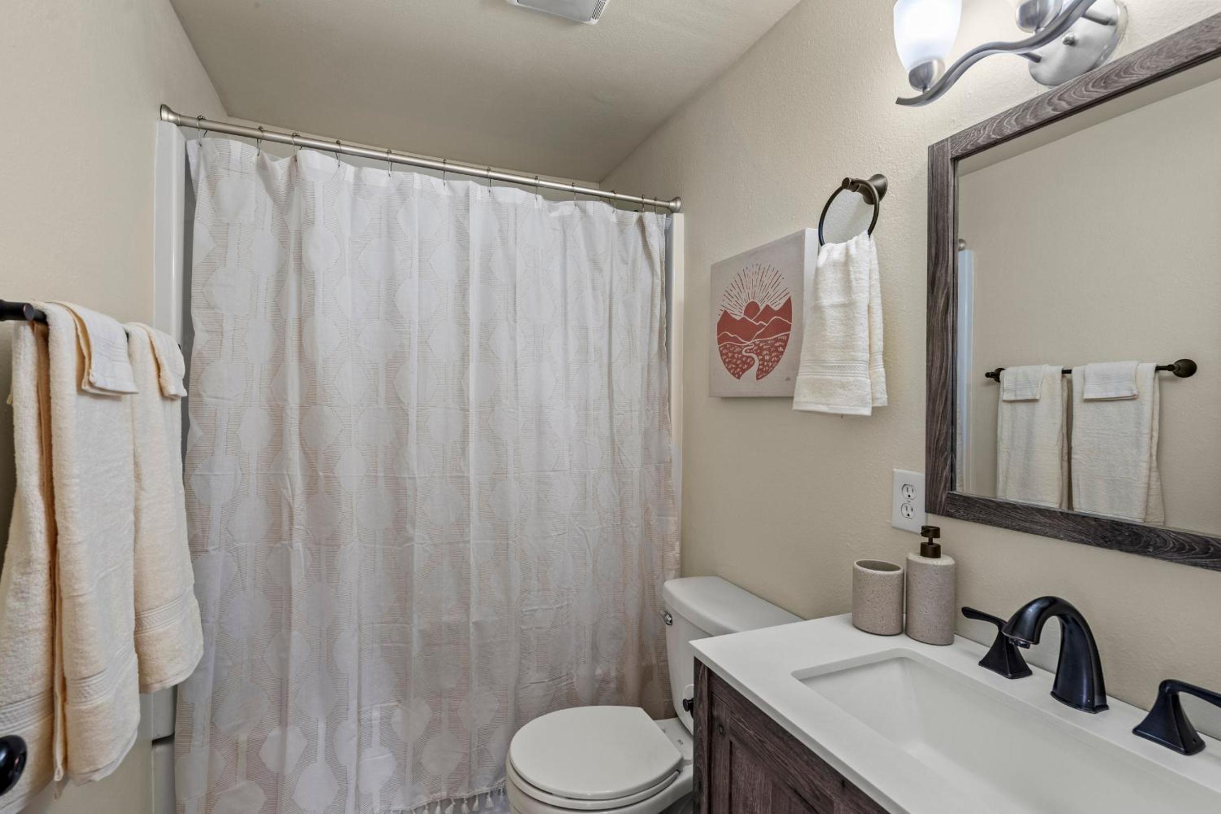 Medford Vacations - Medford Modern Condo with a Yard, Extended Stay Flexible Lease - Property Image 10