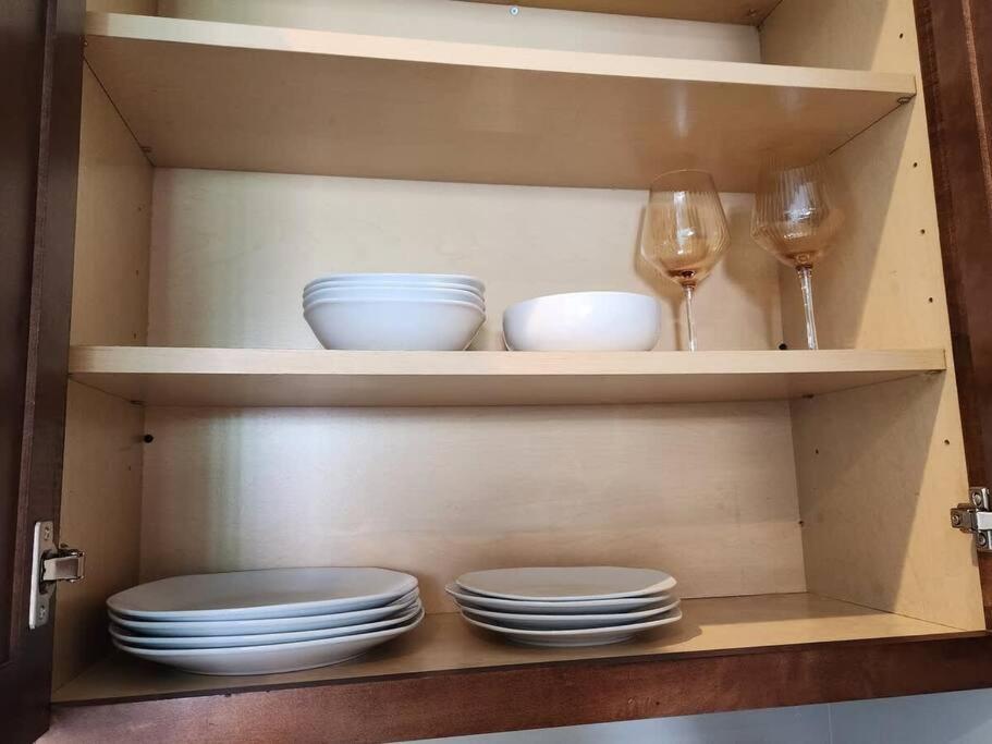 Spacious 1 Bed ADU in Encino, Home Away from Home
