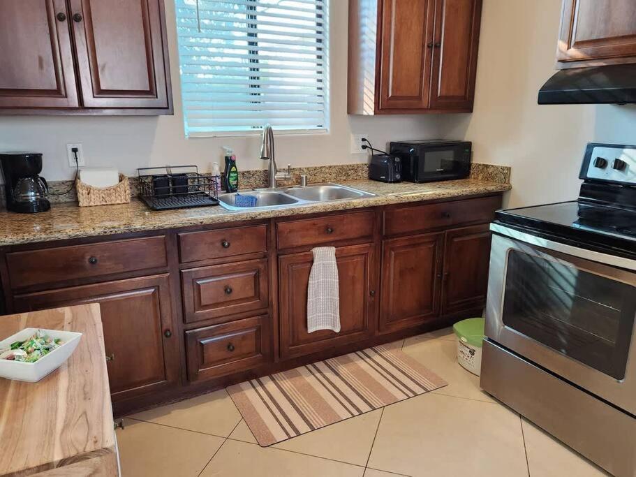 Spacious 1 Bed ADU in Encino, Home Away from Home