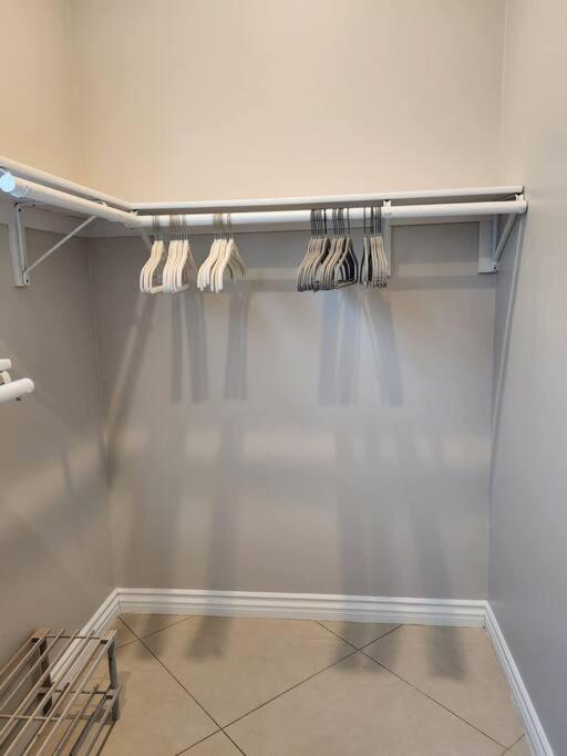 Spacious 1 Bed ADU in Encino, Home Away from Home