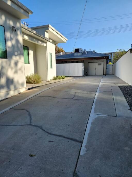 Spacious 1 Bed ADU in Encino, Home Away from Home