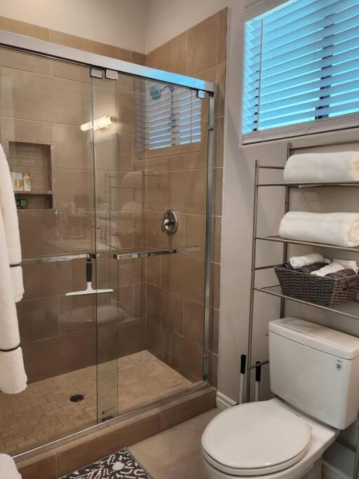 Spacious 1 Bed ADU in Encino, Home Away from Home