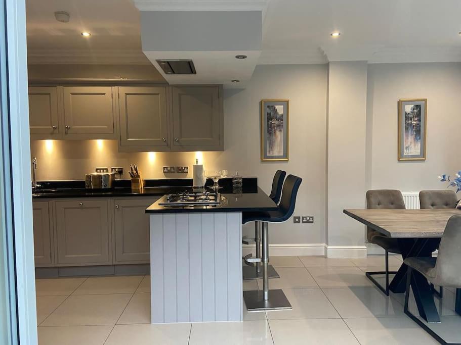 Beautiful town house in the heart of Knutsford view 3