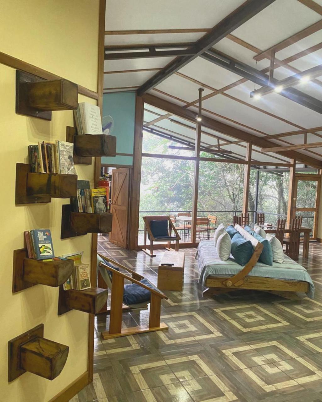 Above the Gulf, Vacation House