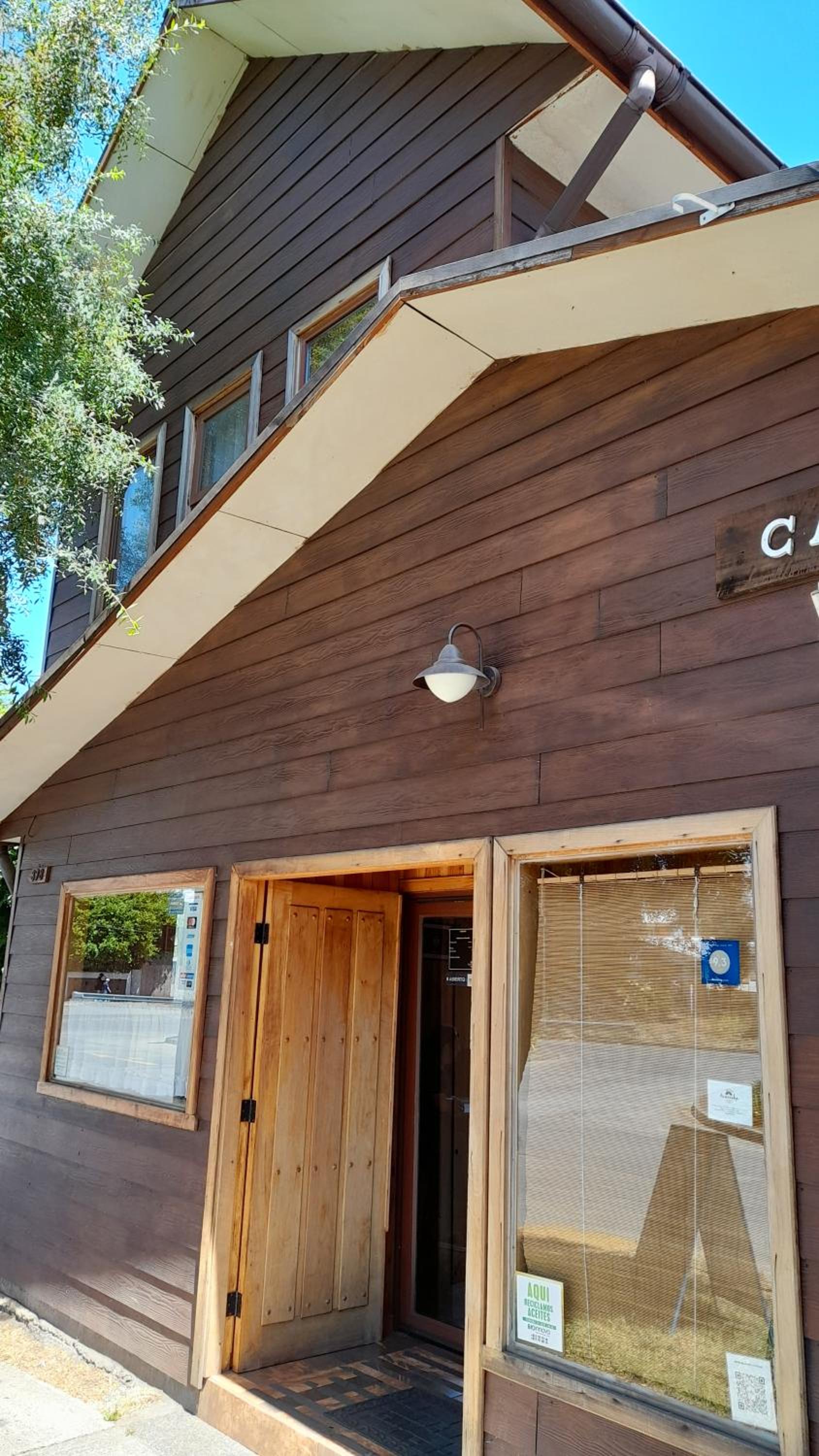 Cafe & Hostal Acurruka