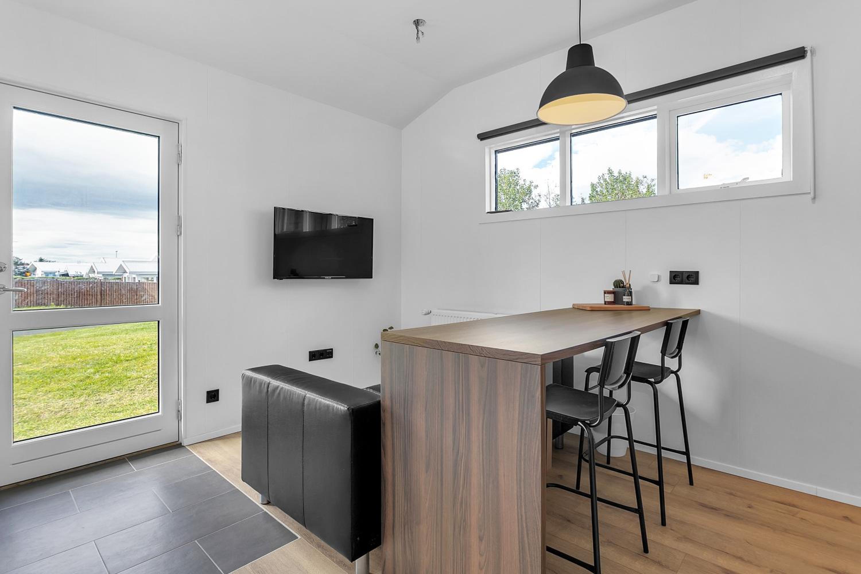Hafnarfjörður Haven, Cozy and Modern Retreat view 4