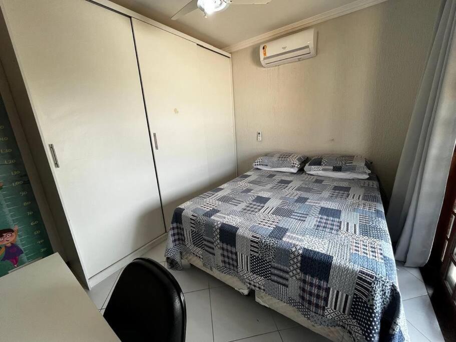 Uma casa de familia 4 Q com piscina