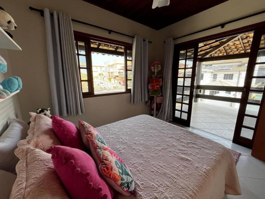 Uma casa de familia 4 Q com piscina
