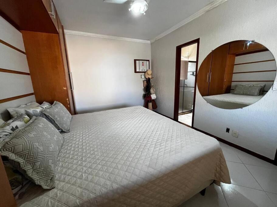 Uma casa de familia 4 Q com piscina
