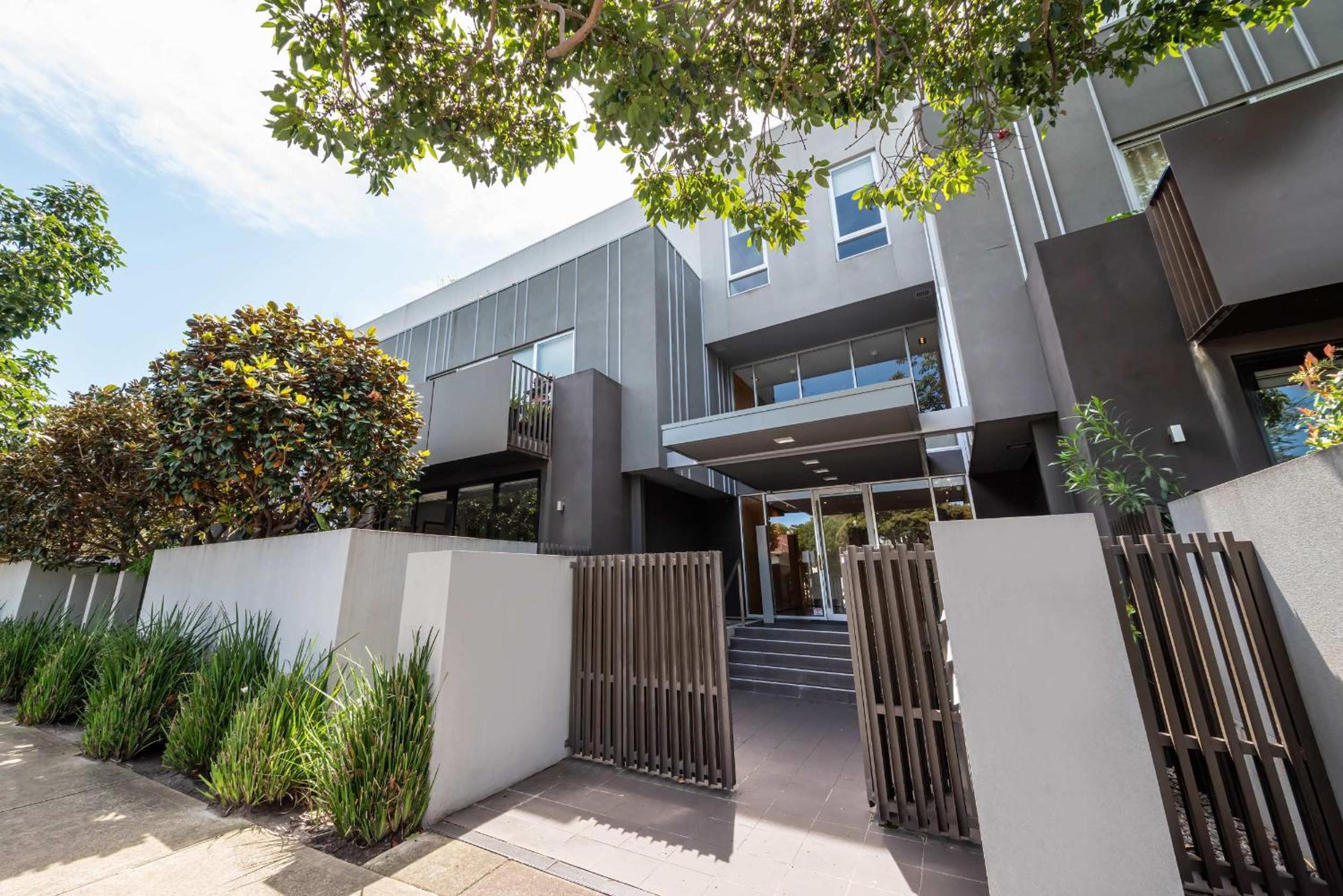 Melbourne Penthouse Apartment A Walk to Brighton Beach