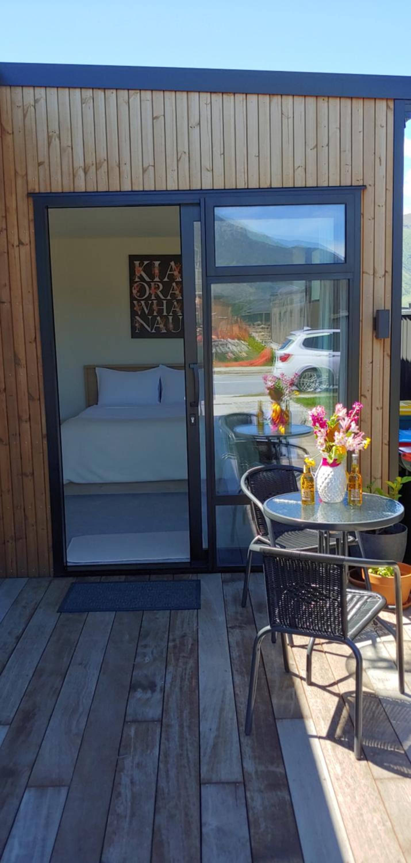 Lake Hawea room with ensuite view 2