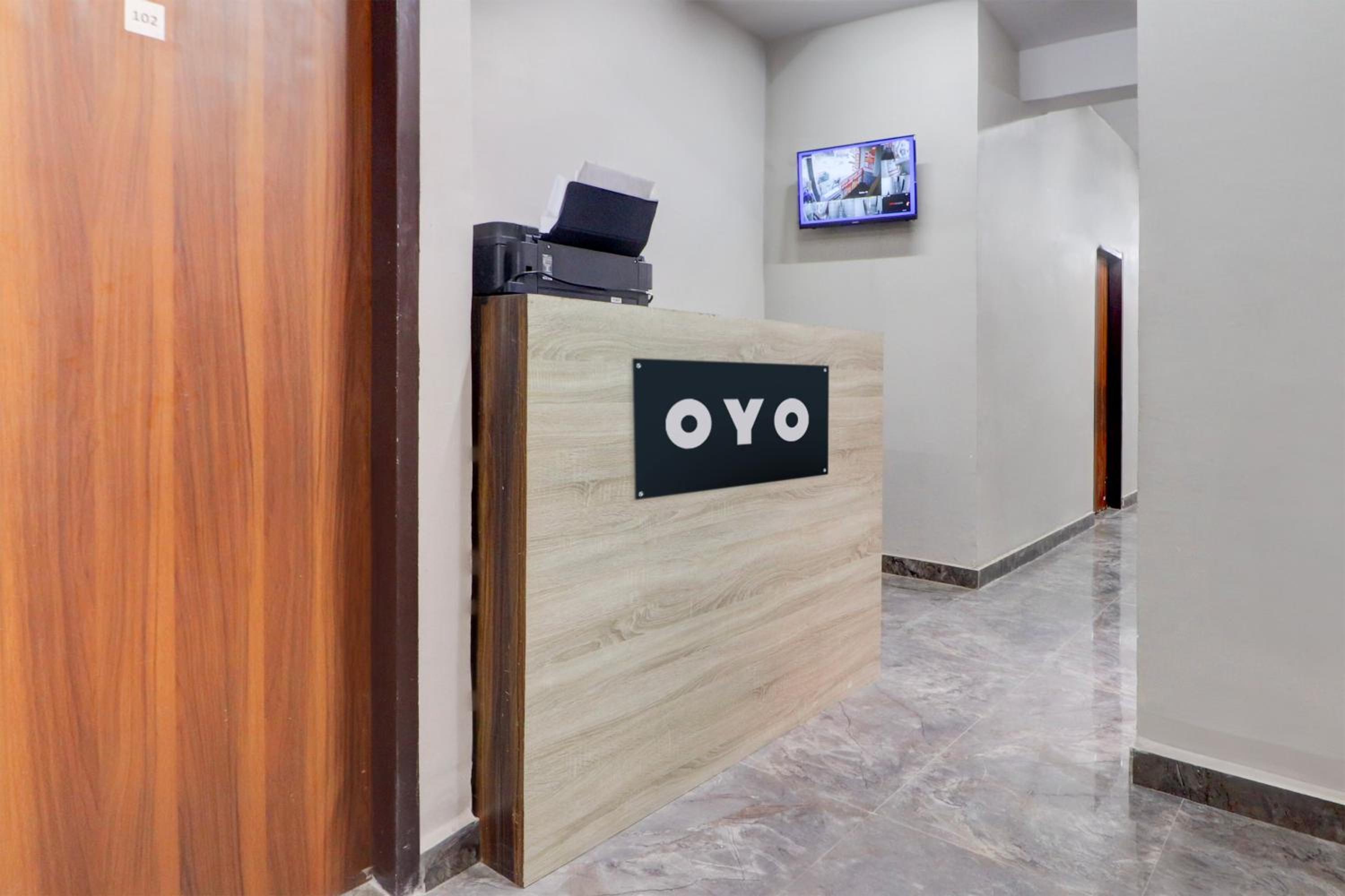 Lobby & Reception