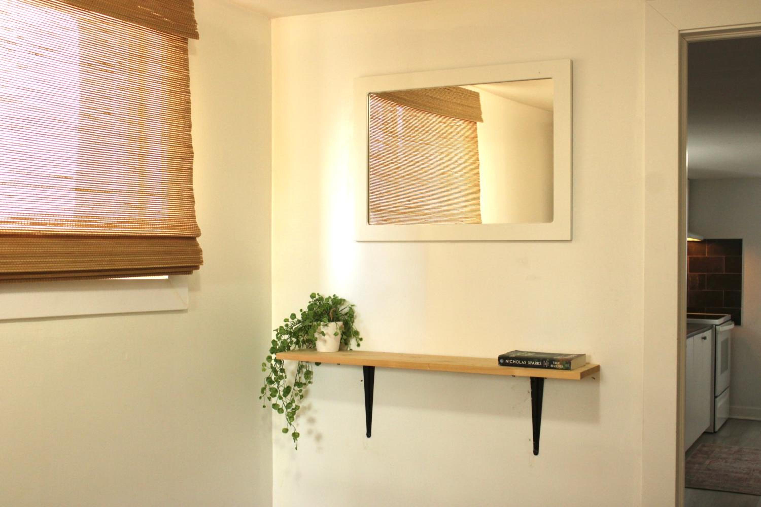 2BR Downtown Hull