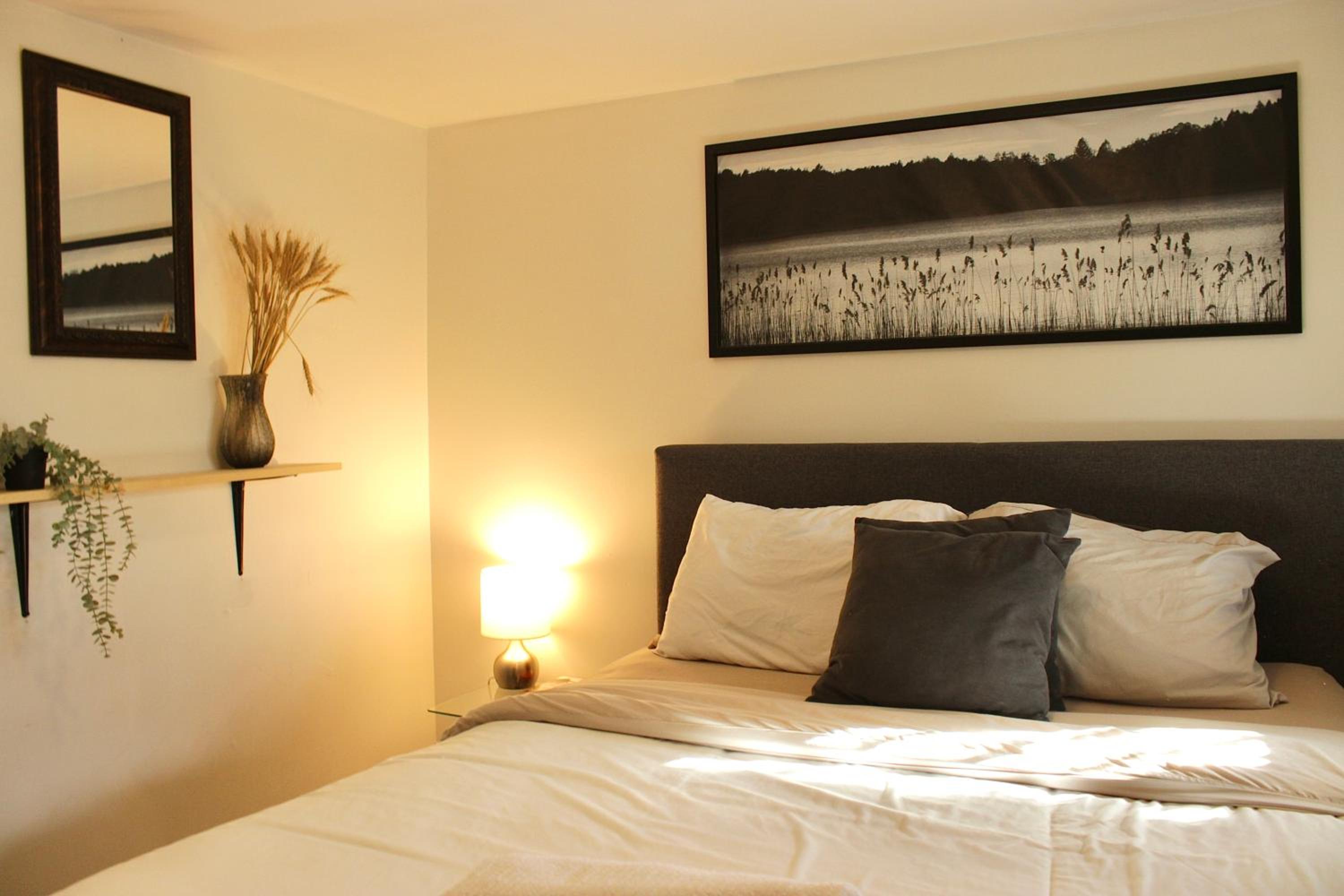 2BR Downtown Hull