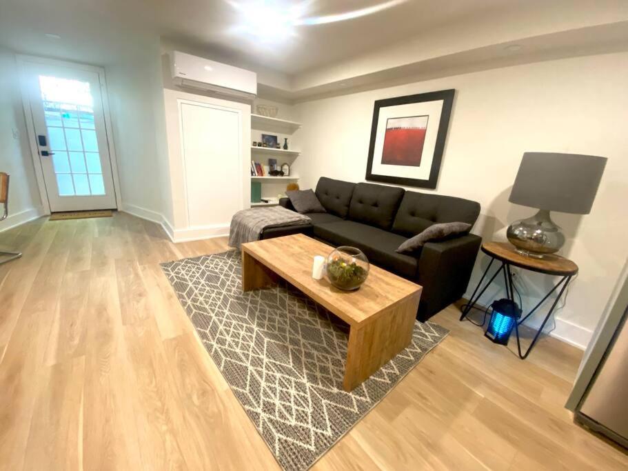 Beautiful Capitol Hill Apartment photo 2