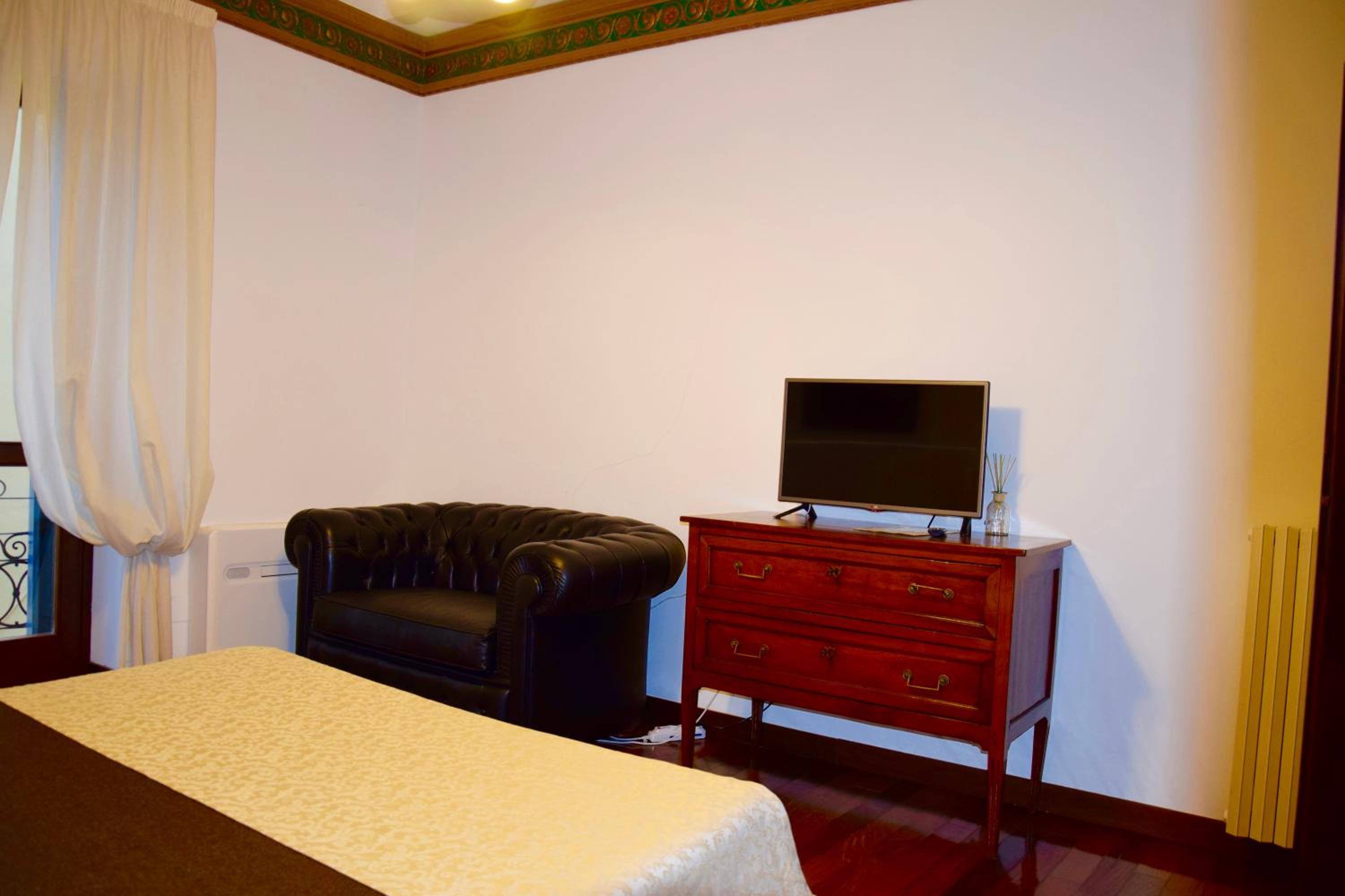 Ball Apartments loc 04163 photo 3
