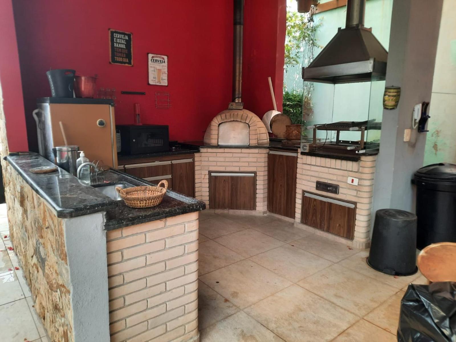 Linda casa com piscina em Atibaia