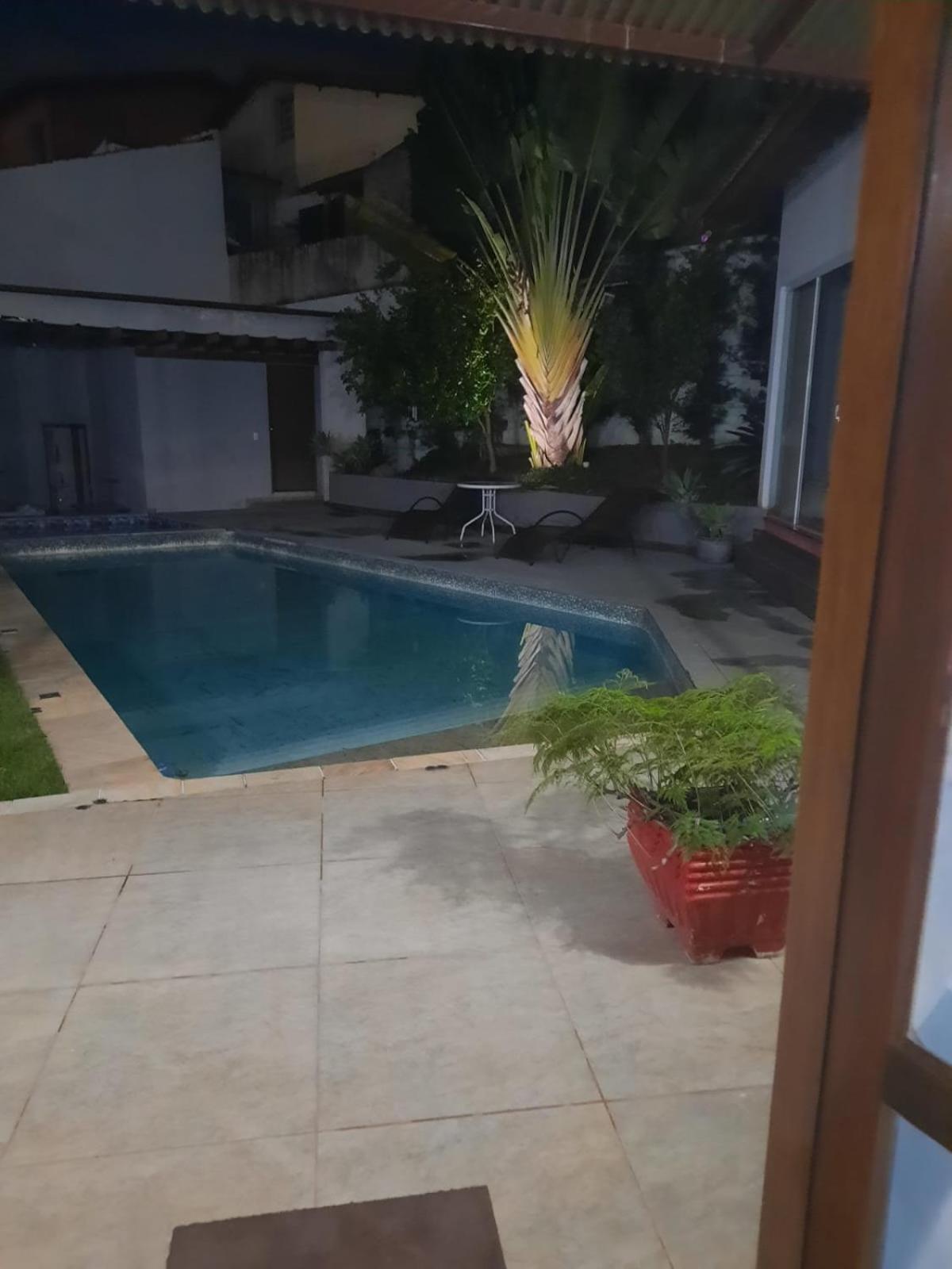 Linda casa com piscina em Atibaia