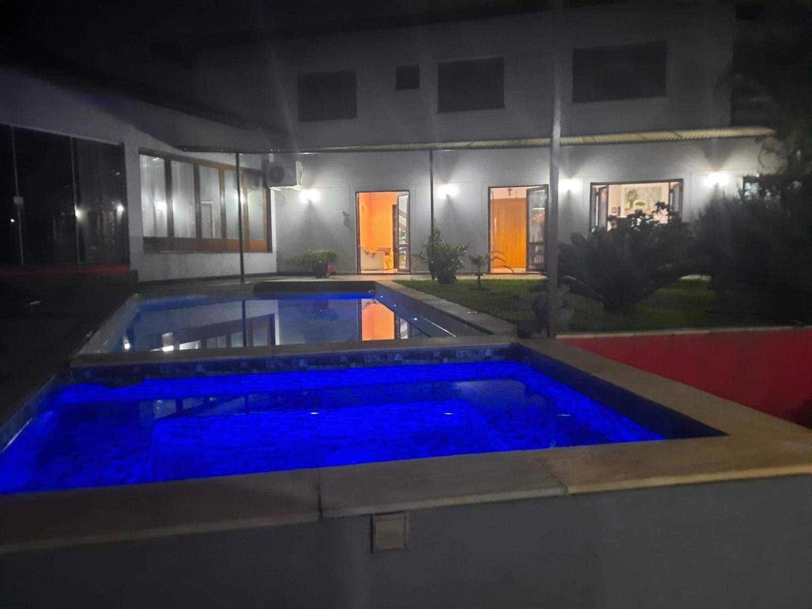 Linda casa com piscina em Atibaia