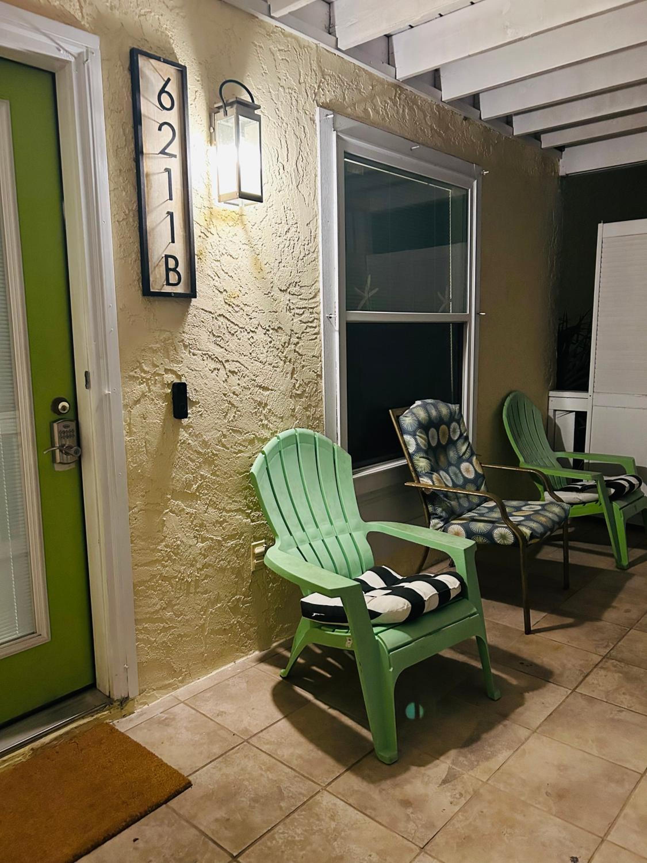 Private TROPICAL RETREAT VACATION HOME WITH MODERN AMENITIES view 2
