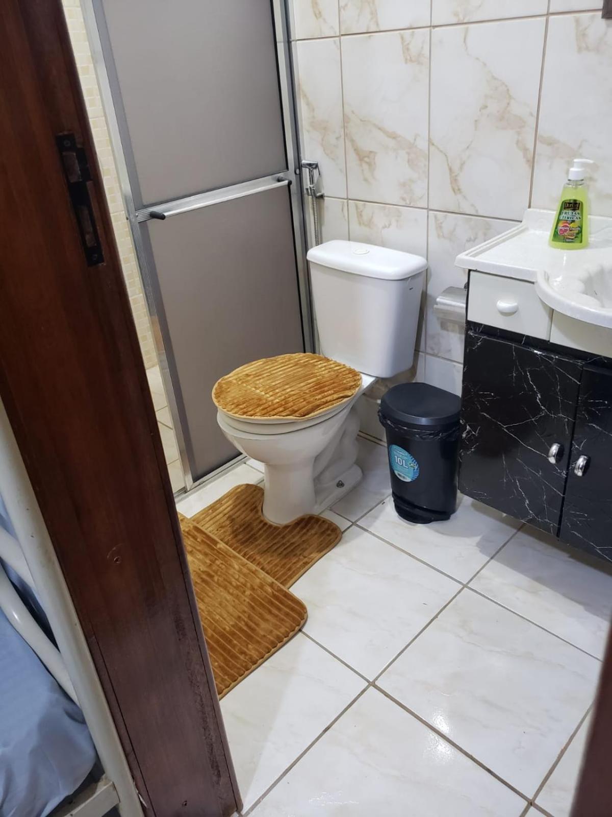 Chácara charmosa com piscina, campo de futebol