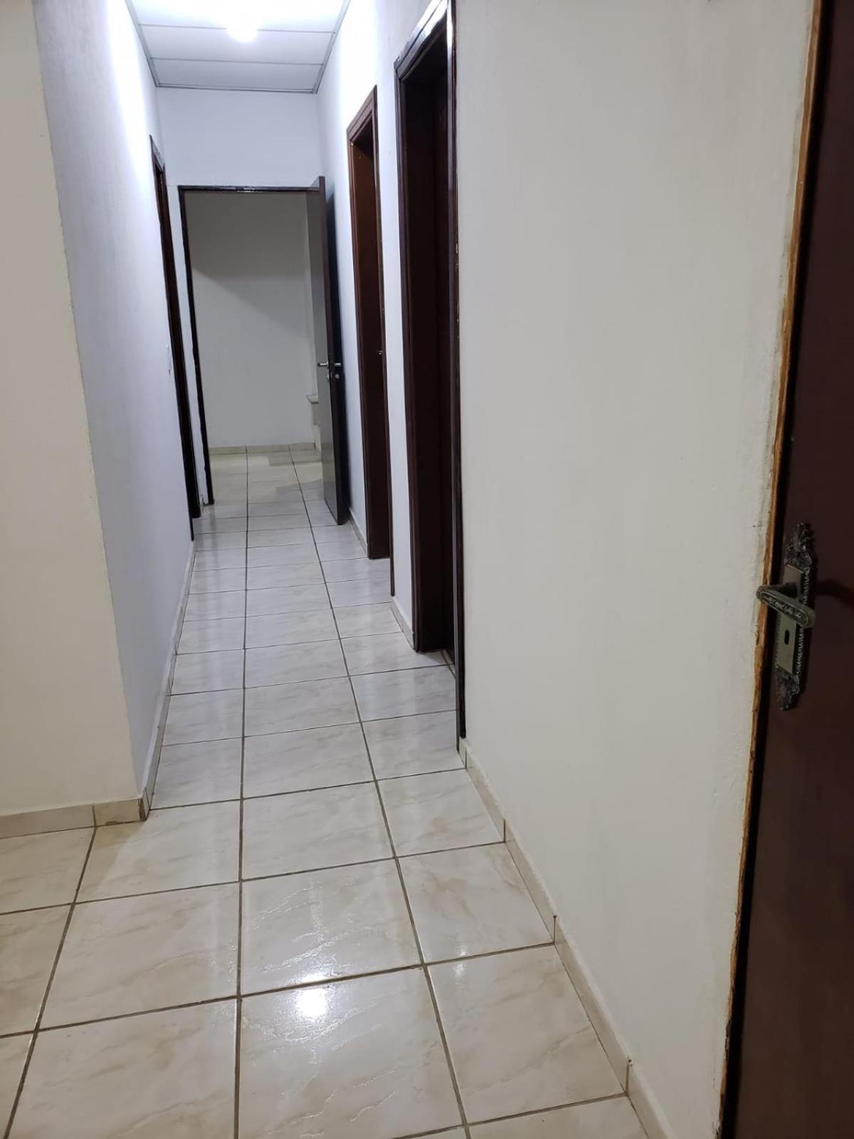 Chácara charmosa com piscina, campo de futebol