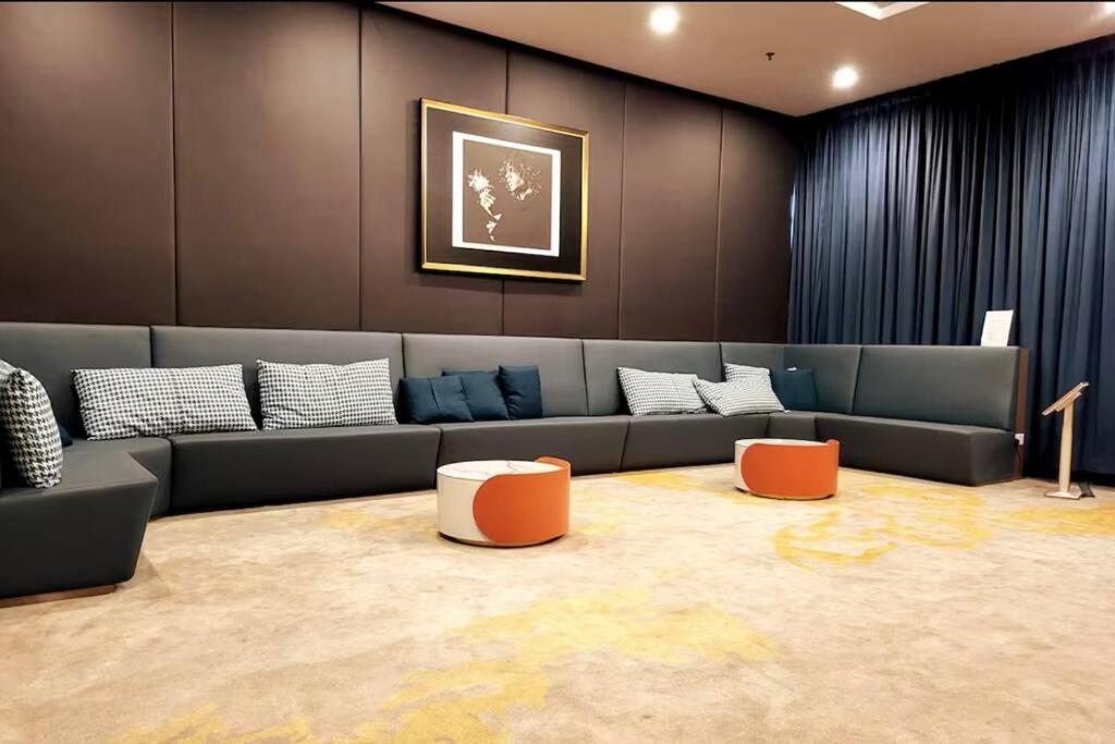 Sky Trees Bukit Indah AEON 2BED 5pax netflix Aircond