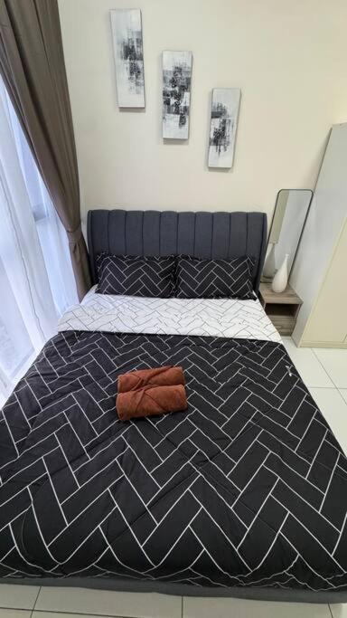 Sky Trees Bukit Indah AEON 2BED 5pax netflix Aircond