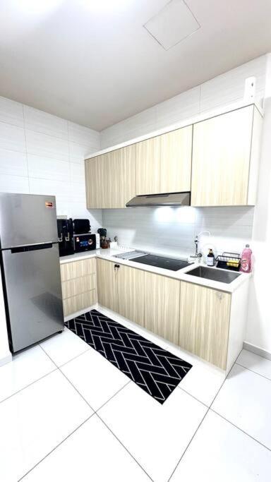 Sky Trees Bukit Indah AEON 2BED 5pax netflix Aircond