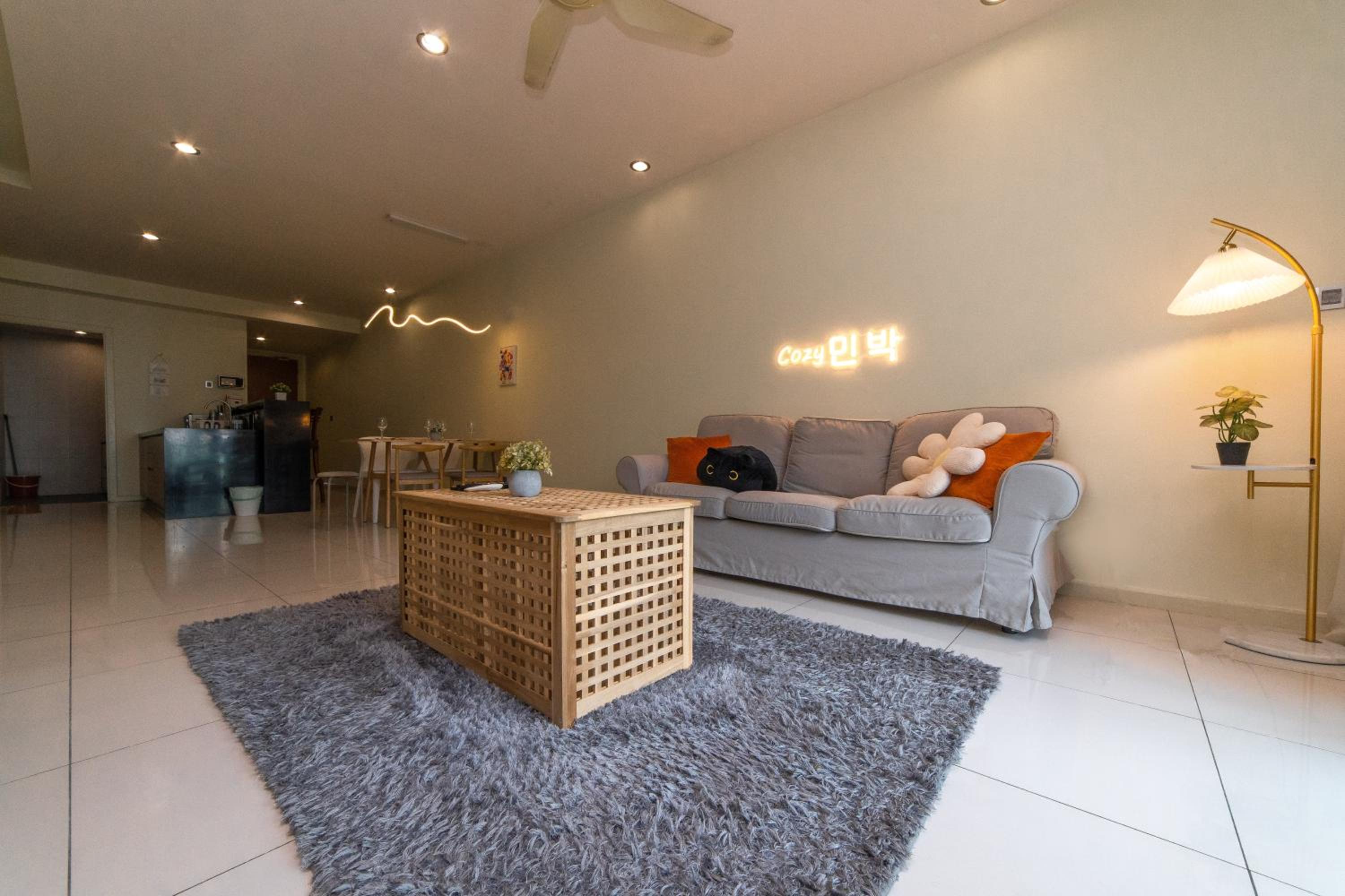 Impiana East Ledang 2BR Creamy Suite nr ecobotanic by Our Stay photo 3