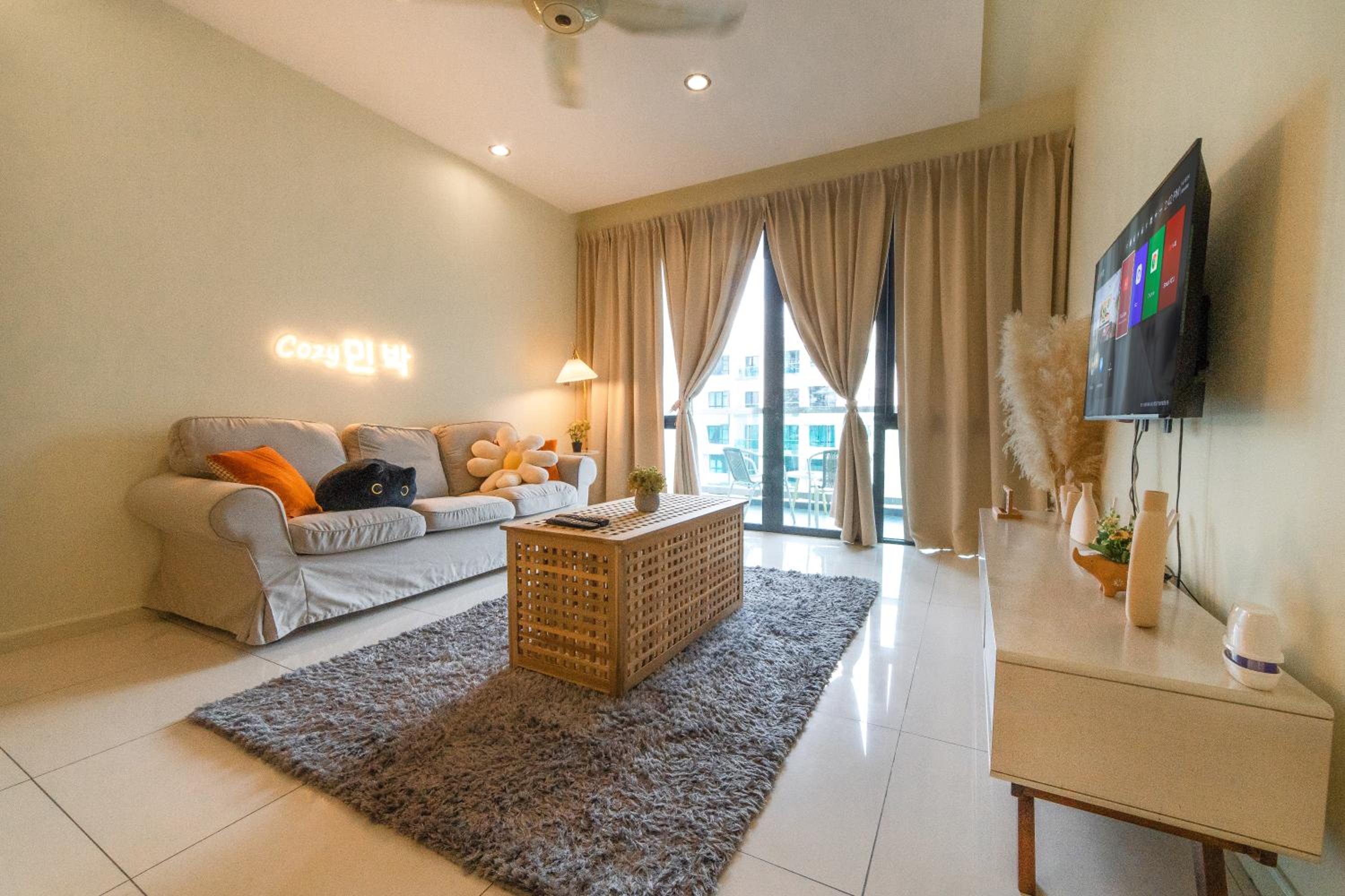 Impiana East Ledang 2BR Creamy Suite nr ecobotanic by Our Stay photo 2
