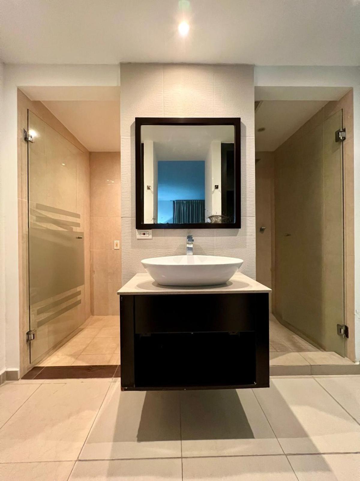 Exclusiva Suite Town Center