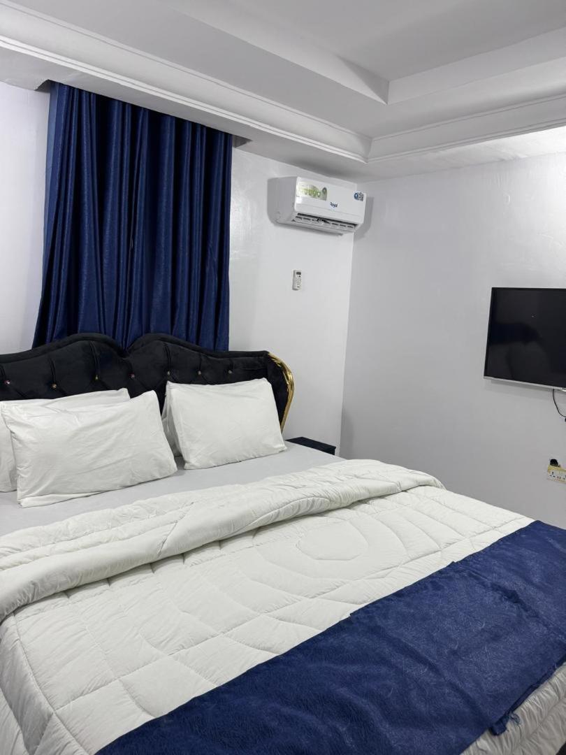 New town apartment iporin Lagos view 5