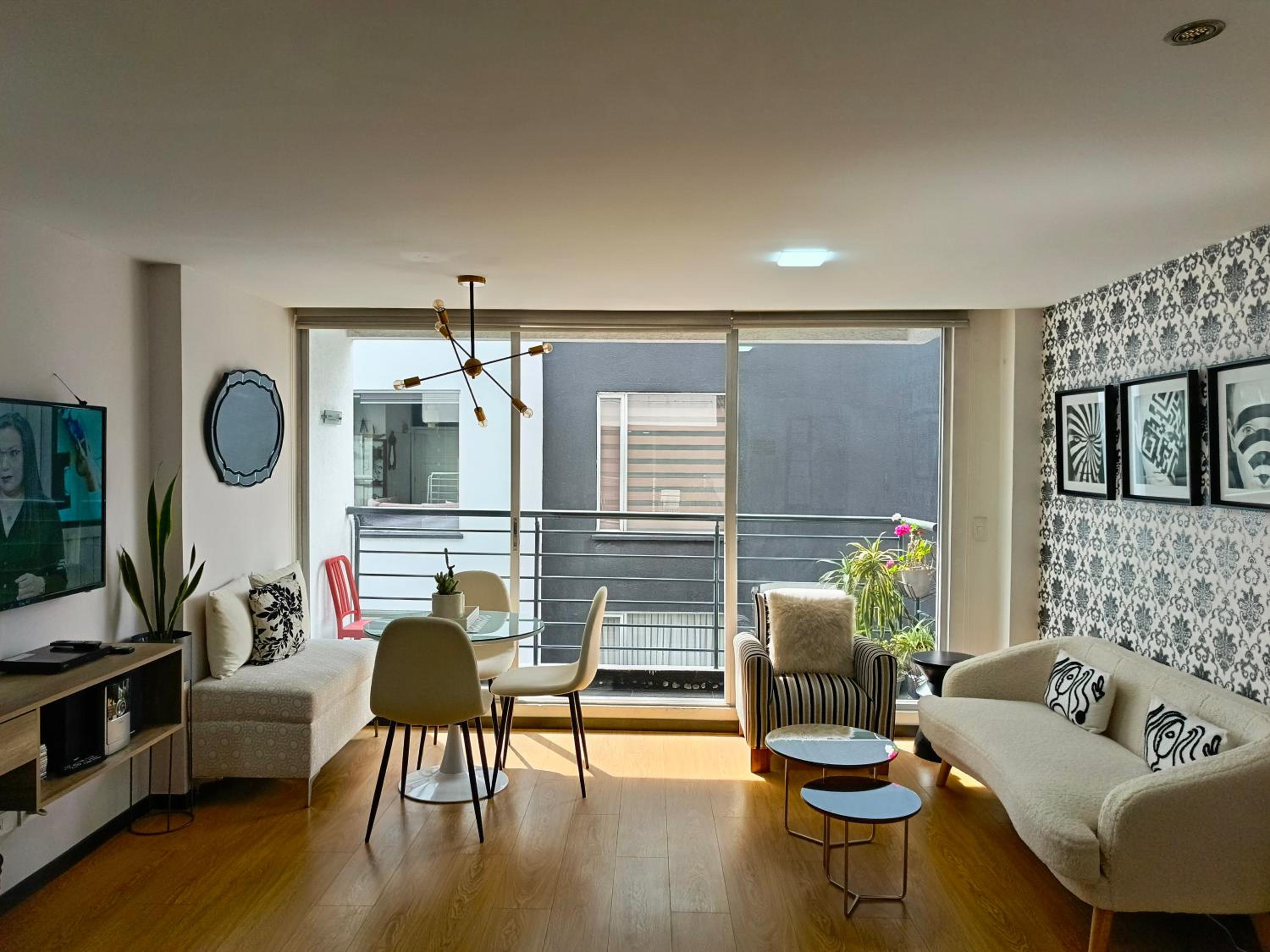 Like a Home - 2Bedrooms - QueenBed - Balcony - Parking - 7Th FLOOR view 2