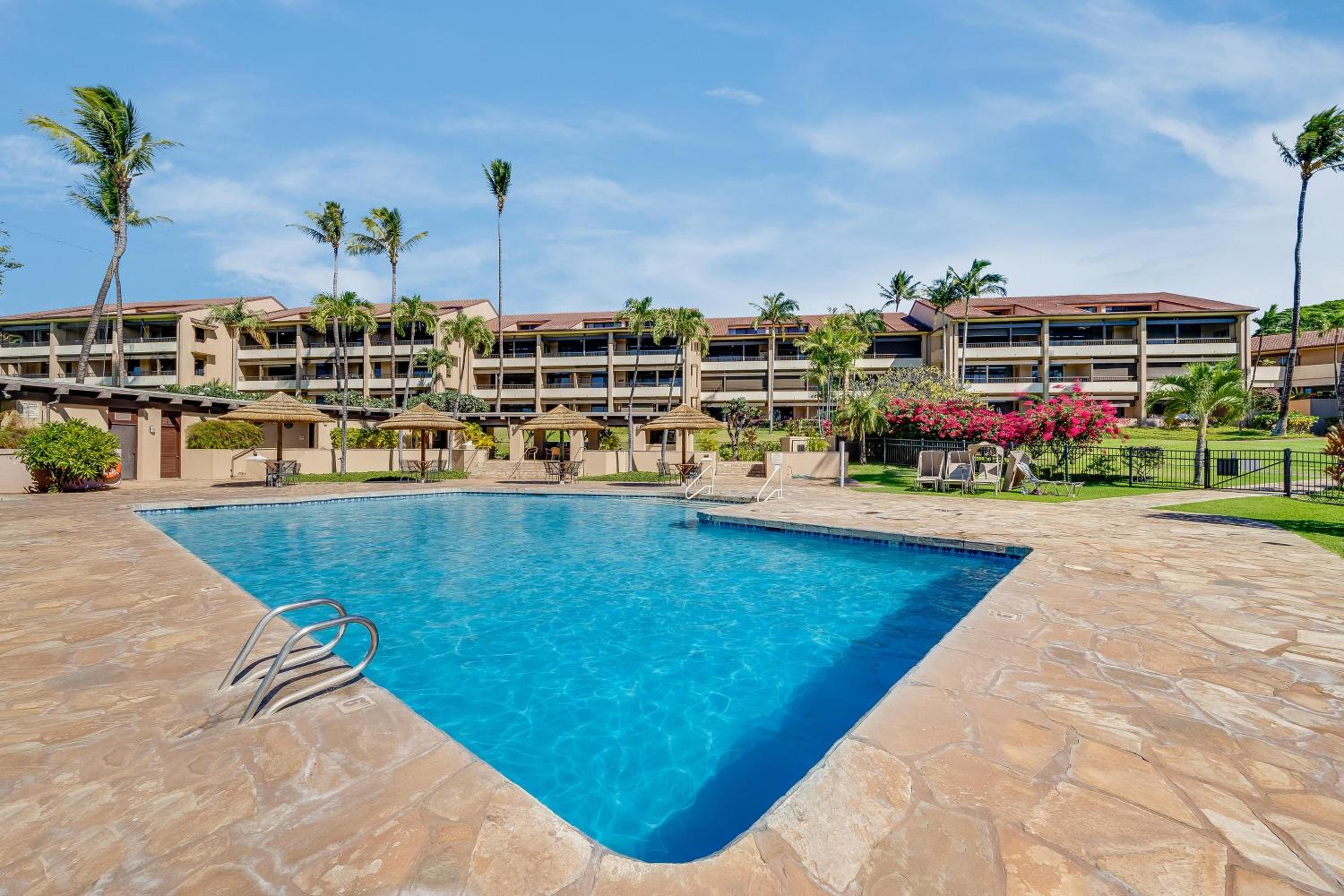 Kaanapali Royal A303 · KRL A303 Relaxing Hawaiian 2BD on Golf Co