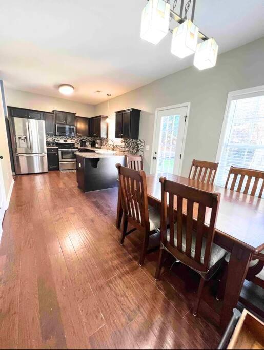 Beautiful home near Carowinds, Ballantyne view 3