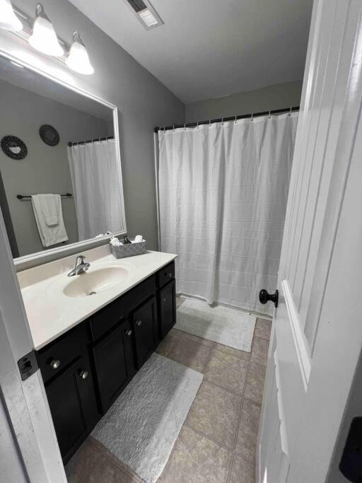 Beautiful home near Carowinds, Ballantyne view 4