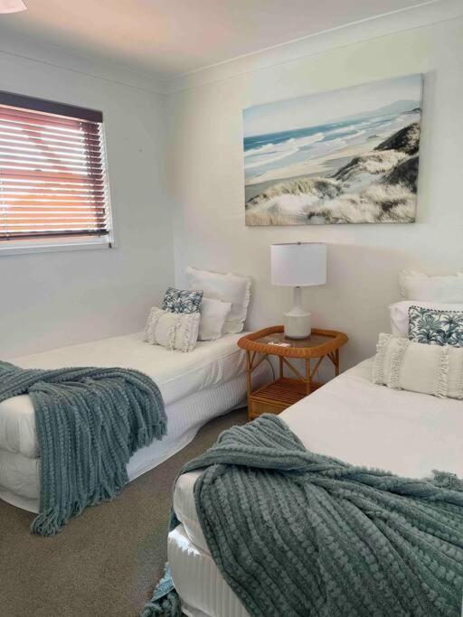 Villa Aqua - 3 bedroom Waterfront on Noosa Canal